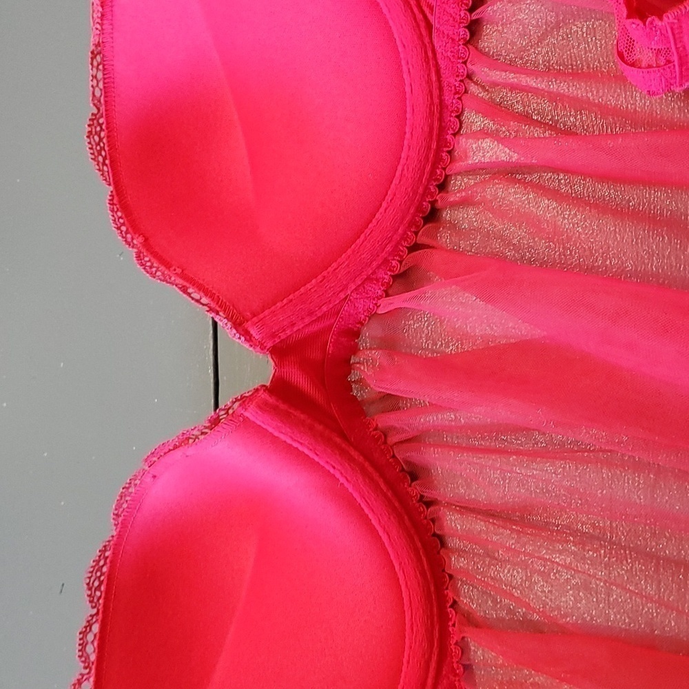 Sexy pink night camisole. No tags, I'm thinking a medium. Lovely fabri… - Picture 7 of 14